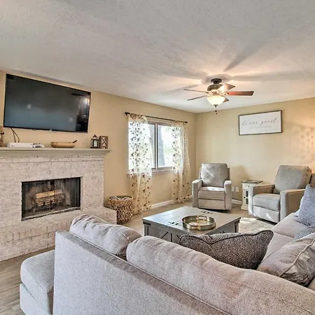 Updated Albuquerque Home With Backyard And Grill!-3